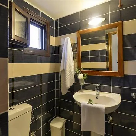 One Bedroom Maisonette With Sea View *